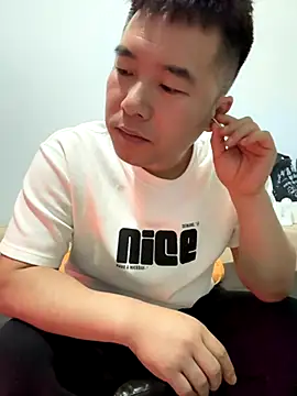 zxb757369 online show from October 24, 2025, 10:44 am