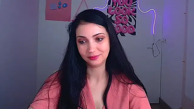 Snapshot of Amalia_amor chatting on June 17, 2026, 5:43 am Amalia amor online show from June 17, 2026, 5:43 am