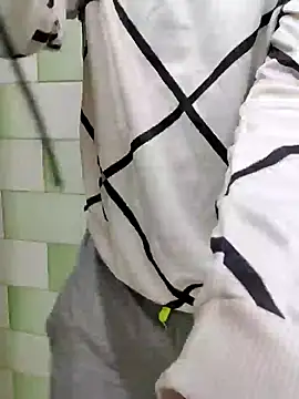 Snapshot of TOPMOON001 chatting on January 20, 2025, 8:40 pm TOPMOON001 online show from January 20, 2025, 8:40 pm