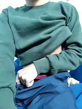 Snapshot of TOPMOON001 chatting on January 29, 2025, 11:30 am TOPMOON001 online show from January 29, 2025, 11:30 am