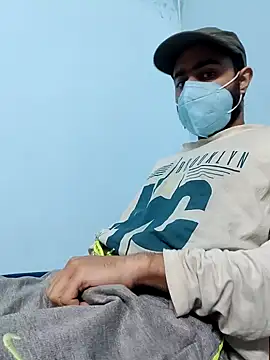 Snapshot of TOPMOON001 chatting on February 5, 2025, 11:23 am TOPMOON001 online show from February 5, 2025, 11:23 am