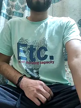 Snapshot of TOPMOON001 chatting on February 27, 2025, 7:04 pm TOPMOON001 online show from February 27, 2025, 7:04 pm