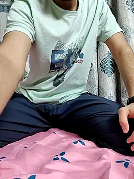 Snapshot of TOPMOON001 chatting on March 19, 2025, 2:57 pm TOPMOON001 online show from March 19, 2025, 2:57 pm