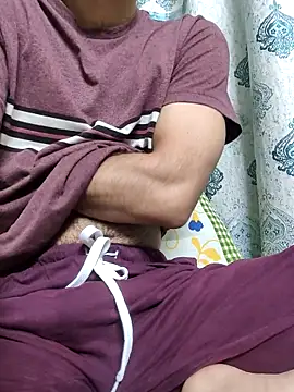 Snapshot of TOPMOON001 chatting on October 6, 2025, 8:45 am TOPMOON001 online show from October 6, 2025, 8:45 am