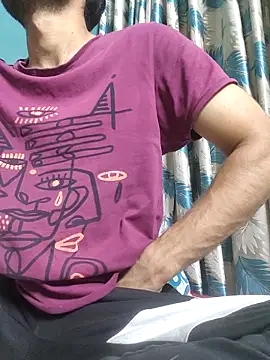 TOPMOON001 online show from April 8, 2026, 8:20 pm