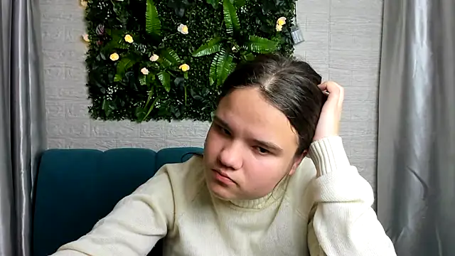 Snapshot of AdeleCruz chatting on January 7, 2025, 12:31 pm AdeleCruz online show from January 7, 2025, 12:31 pm