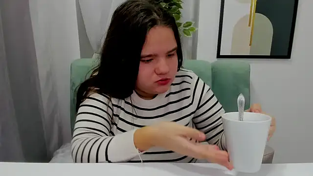 Snapshot of AdeleCruz chatting on February 3, 2025, 4:20 pm AdeleCruz online show from February 3, 2025, 4:20 pm