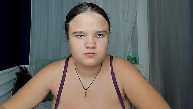Snapshot of AdeleCruz chatting on September 28, 2025, 12:10 pm AdeleCruz online show from September 28, 2025, 12:10 pm
