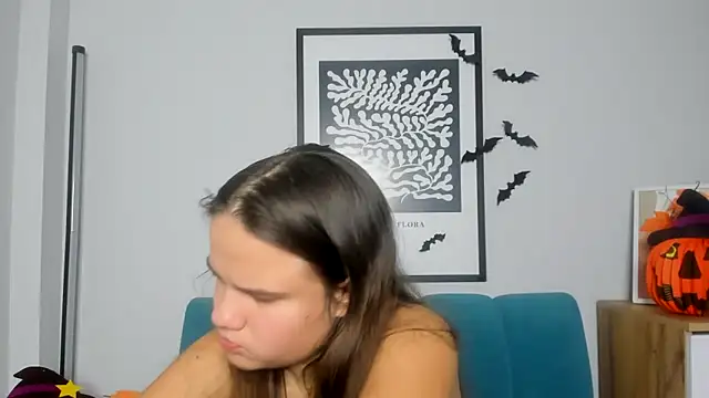 AdeleCruz online show from October 28, 2025, 8:07 am