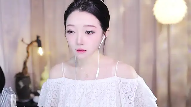 Zoe-99 online show from December 19, 2025, 2:24 pm