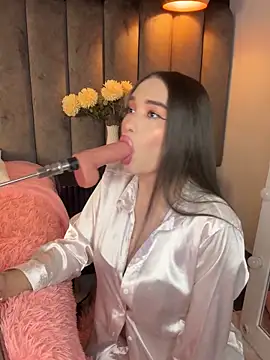 chelsea bolton  online show from October 2, 2025, 2:46 pm