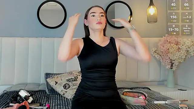 chelsea bolton  online show from February 5, 2026, 12:21 pm