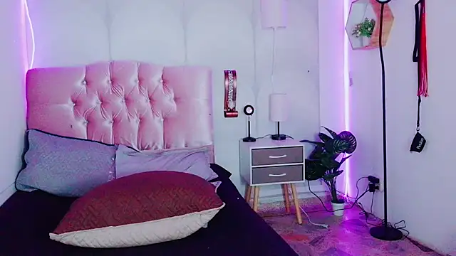 madison oli online show from February 28, 2025, 6:20 pm