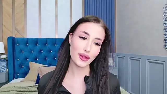 EmmaLawrens online show from March 19, 2025, 8:43 pm