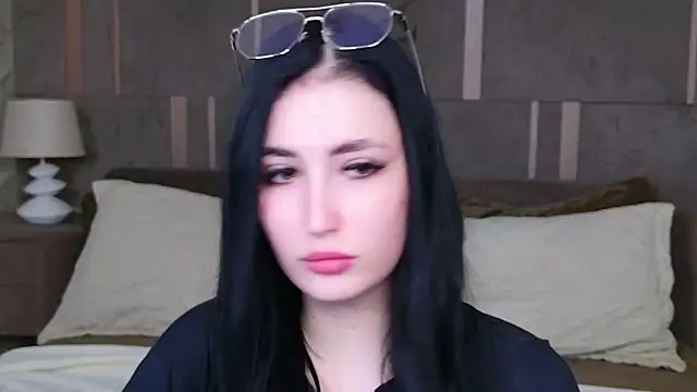 EmmaLawrens online show from September 14, 2025, 8:52 pm