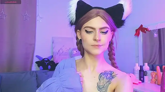 Emily  Mooree online show from January 20, 2025, 7:25 am