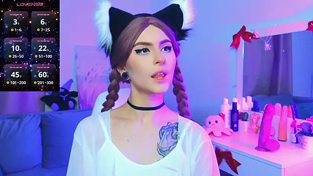 Emily  Mooree online show from January 24, 2025, 4:37 am