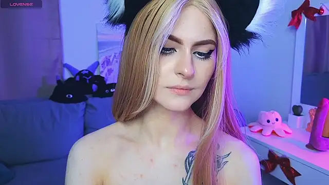 Emily  Mooree online show from February 8, 2025, 10:18 am