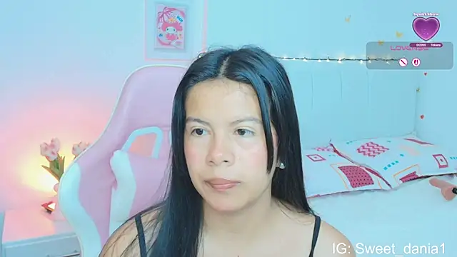 sweet dania  online show from September 13, 2025, 9:09 am