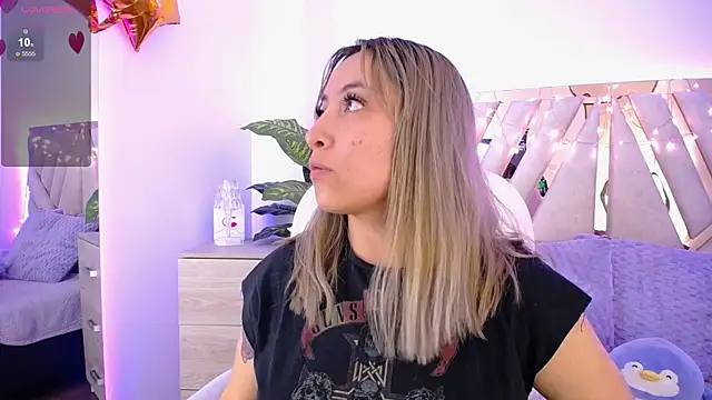 NyxAndria 1 online show from March 13, 2025, 8:32 pm