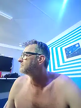 itsmeyes69 online show from January 30, 2025, 11:02 pm