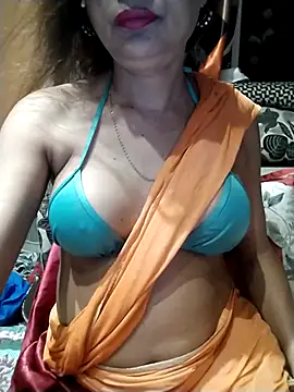 SANA-LEONI online show from February 27, 2025, 2:43 pm