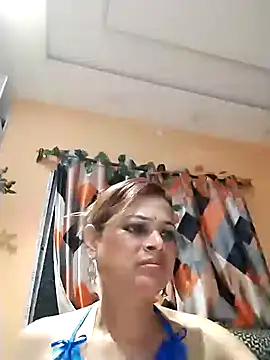 SANA-LEONI online show from June 18, 2026, 3:38 pm