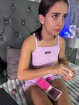 StefanyRousse online show from June 3, 2026, 8:47 pm