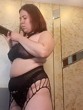 Snapshot of zoes_milee chatting on March 21, 2025, 2:40 pm zoes milee online show from March 21, 2025, 2:40 pm