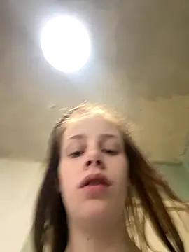 VioletxBlue online show from December 17, 2025, 11:05 am