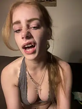 Snapshot of VioletxBlue chatting on July 17, 2026, 11:20 pm VioletxBlue online show from July 17, 2026, 11:20 pm