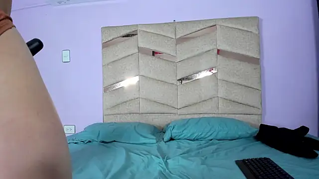 RubiSharqui  online show from March 4, 2025, 12:22 pm