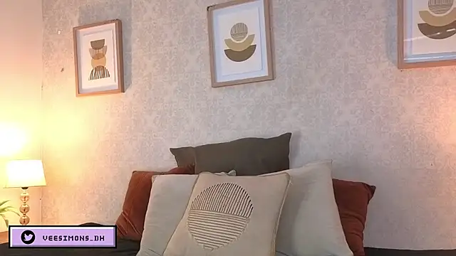 Veronica simons online show from March 17, 2026, 9:18 pm