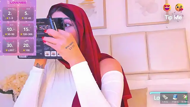 taylorsmiiith  online show from March 7, 2026, 7:11 pm