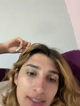 Queensara  online show from February 25, 2025, 1:20 am