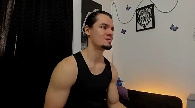 Snapshot of maxi_styles chatting on February 3, 2025, 5:35 pm maxi styles online show from February 3, 2025, 5:35 pm