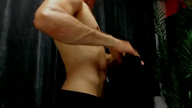 Snapshot of maxi_styles chatting on March 5, 2026, 11:39 am maxi styles online show from March 5, 2026, 11:39 am