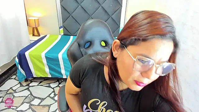 CamyMature online show from February 10, 2025, 6:03 pm