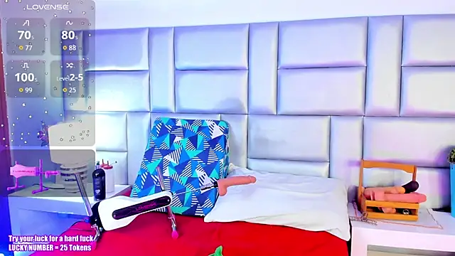 LovelyNickii online show from October 17, 2025, 12:52 pm