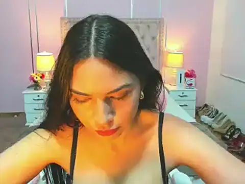 NoaLuxury online show from March 10, 2025, 10:55 pm