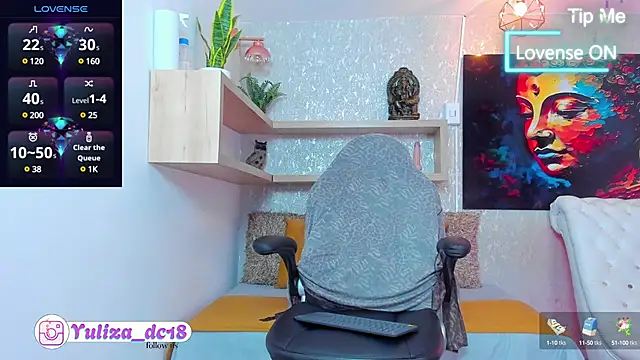 Luxury Woman online show from February 28, 2025, 3:48 pm