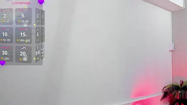 Luxury Woman online show from November 27, 2025, 3:52 am