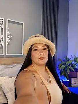 Snapshot of Elise-Leyton chatting on May 14, 2026, 6:47 pm Elise-Leyton online show from May 14, 2026, 6:47 pm