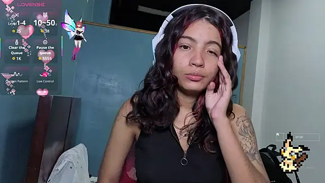 Snapshot of Lovelyamyy chatting on October 15, 2025, 5:57 pm Lovelyamyy online show from October 15, 2025, 5:57 pm