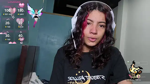 Snapshot of Lovelyamyy chatting on October 18, 2025, 2:40 pm Lovelyamyy online show from October 18, 2025, 2:40 pm