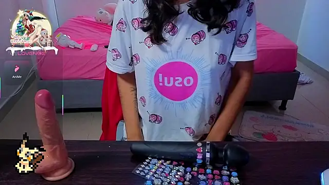 Snapshot of Lovelyamyy chatting on December 3, 2025, 2:04 pm Lovelyamyy online show from December 3, 2025, 2:04 pm