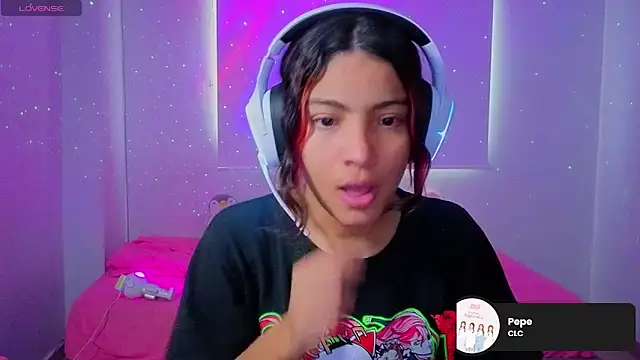 Snapshot of Lovelyamyy chatting on December 13, 2025, 10:15 pm Lovelyamyy online show from December 13, 2025, 10:15 pm