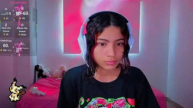 Snapshot of Lovelyamyy chatting on December 22, 2025, 12:13 pm Lovelyamyy online show from December 22, 2025, 12:13 pm