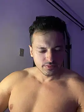 Lucasfit24 online show from March 4, 2025, 11:43 pm