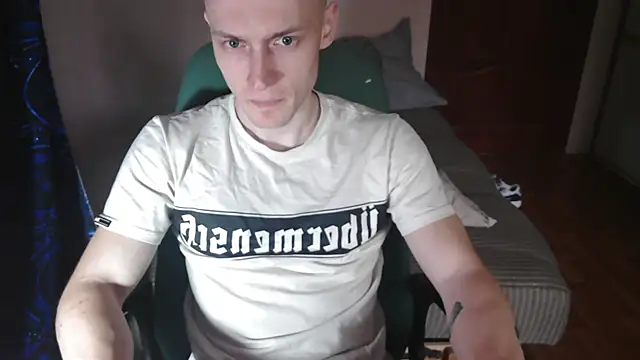 Snapshot of johnny_positive chatting on October 7, 2025, 7:49 am johnny positive online show from October 7, 2025, 7:49 am